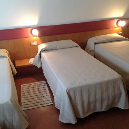 Отель Roma 3*