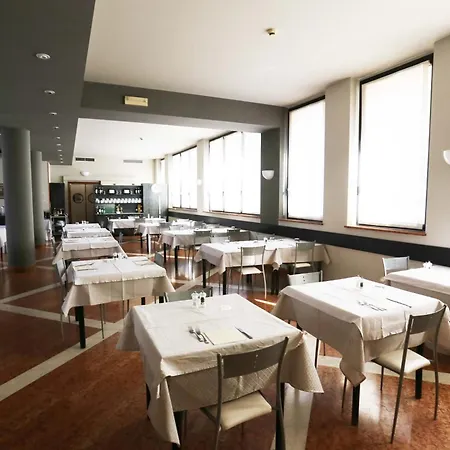 Roma 3* Буссоленго