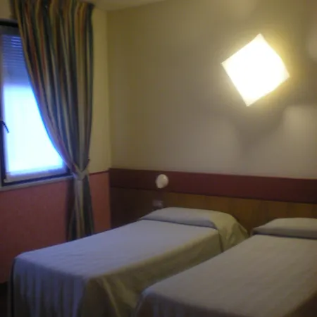 Roma Hotel 3*