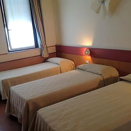 Roma Отель Буссоленго