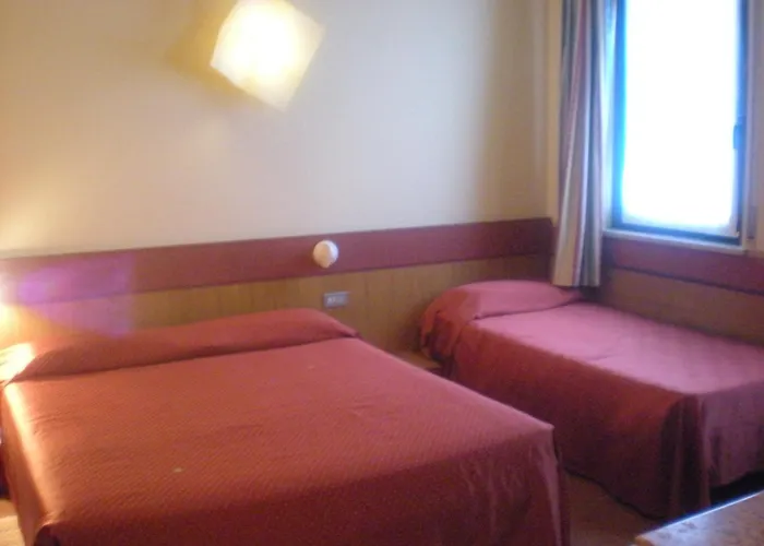 Roma Hotel 3*